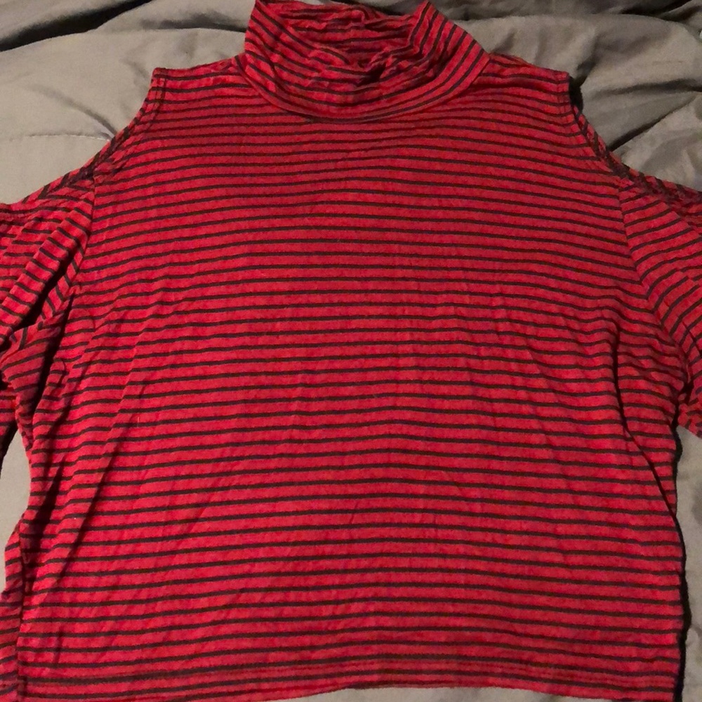 Long sleeve crop top